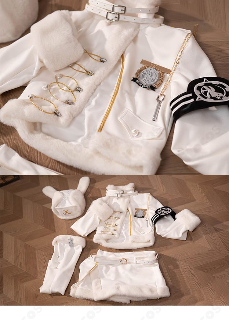 ブラン フォーチュンエクスプレス衣装のセット内容一式。トップス・ショートパンツ・帽子・靴下・飾り物が揃った平置き画像。