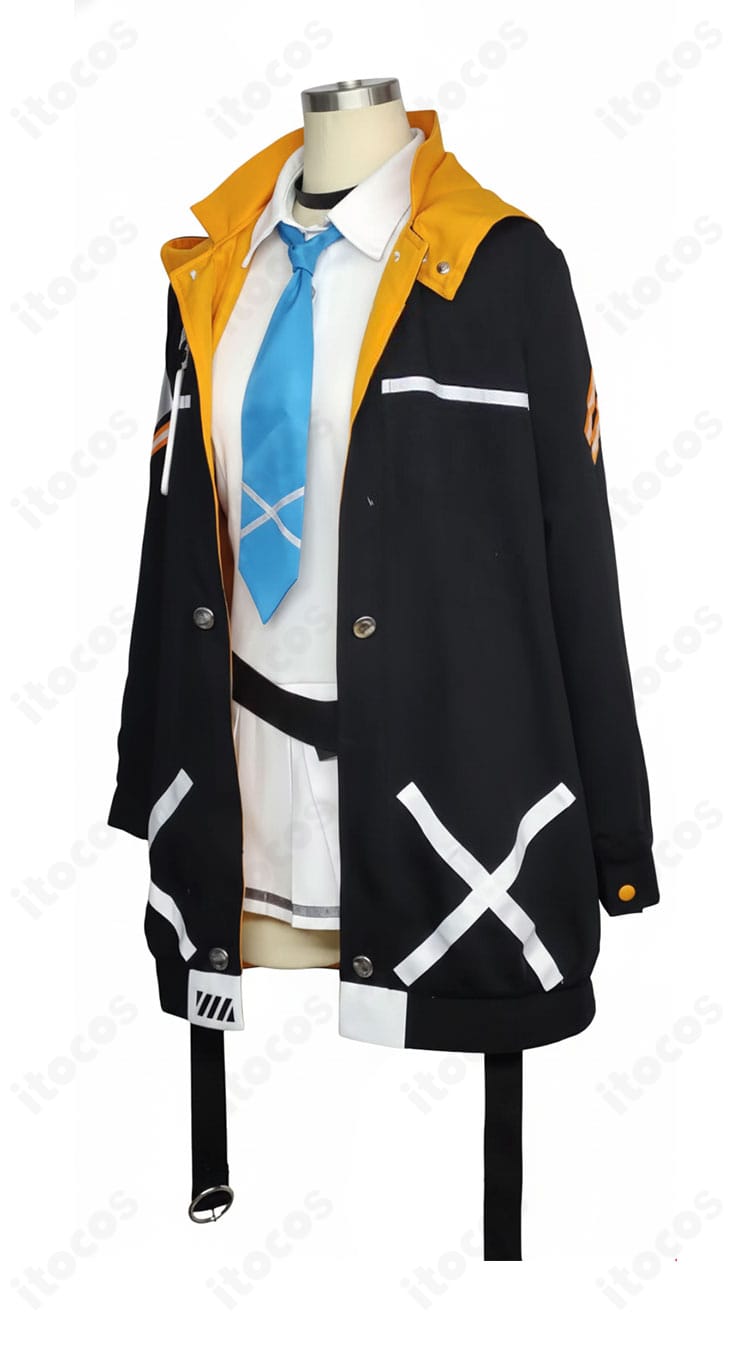 左側面の音瀬コタマ衣装。ネクタイの落ち感、コート袖口、スカートのプリーツが伝わるサイドビュー。