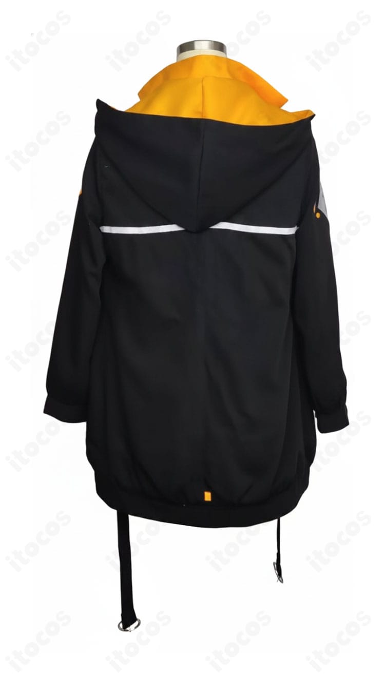 背面ビューの音瀬コタマ学園制服。コートの背面シルエットとスカートの広がり、配色切替の配置が分かる画像。