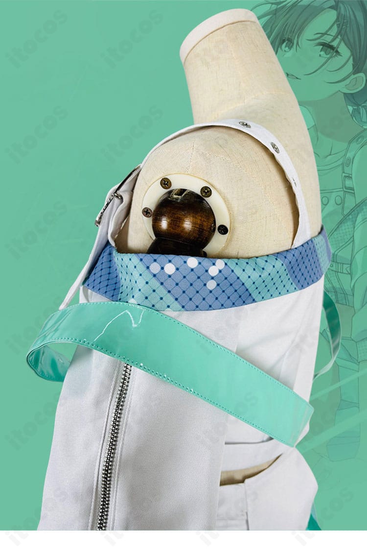 ショルダー周りの装飾ディテール。肩の意匠とパイピング再現、縫い目の整いを示す接写