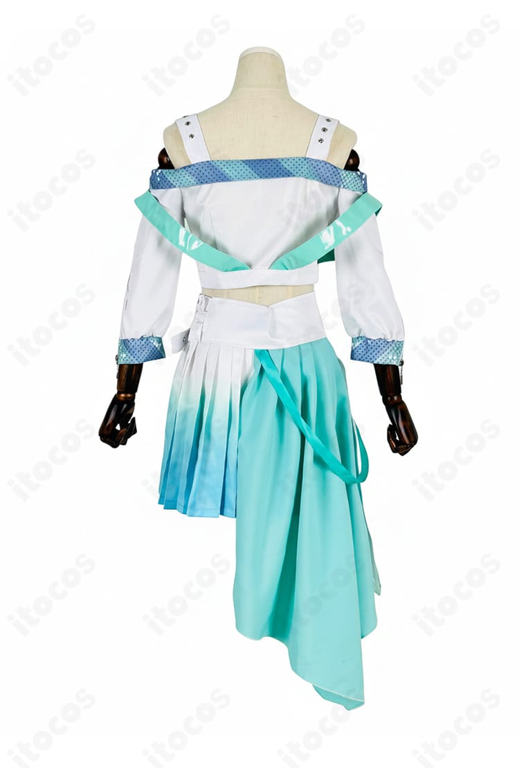 浅倉透 コスプレ衣装の背面。トップス後ろの切替や裾の落ち感、ファスナー構成が分かる画像