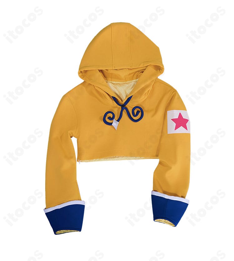 トップス正面のディテールクローズアップ。ハリ感のある生地と縫製ライン、胸元の切り替えと装飾の質感が分かる写真。