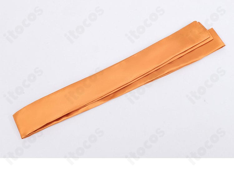 腰の系帯ディテール。結びやすい紐飾りと位置調整のしやすさ、装着のコツが伝わる構図。