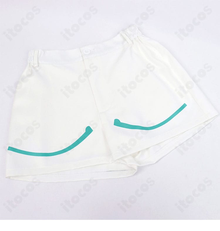 ショートパンツ前面の装飾ディテール。ウエストの帯合わせと前面のライン、ステッチを強調。