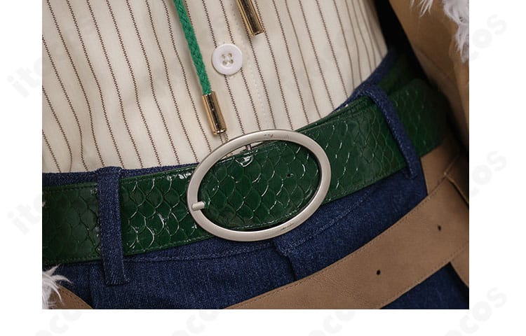 腰周りの装飾ディテール。ベルトと花飾りの配置・存在感を確認できる画像。