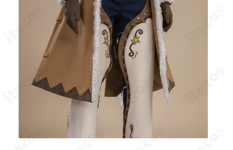 ズボンの装飾ディテール。サイドの意匠と生地の落ち感を示す近接画像。