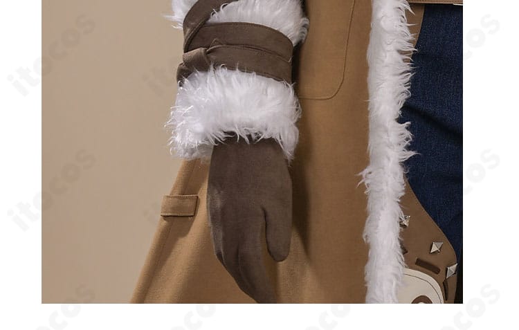 袖口とポケット周りの装飾ディテール。ステッチと装飾パーツの仕上がりを確認できる画像。