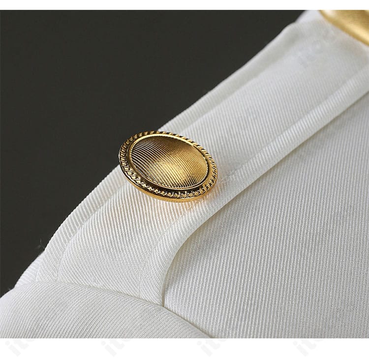 今井信女 見廻組副長 制服の肩周りディテール。肩章の形状と縫製のステッチワークを示すクローズアップ