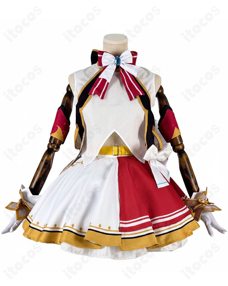 百鬼あやめ アイドル衣装の正面全体。立体裁断トップスとフレアスカートのシルエットが分かるカット