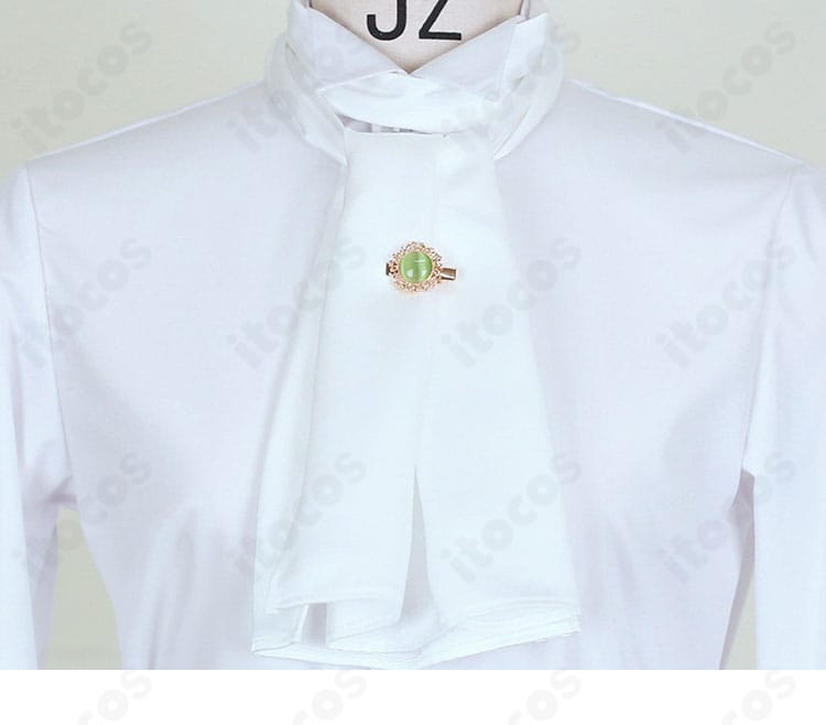 スカーフ装飾のディテール。結び目の形と色面の見え方を強調