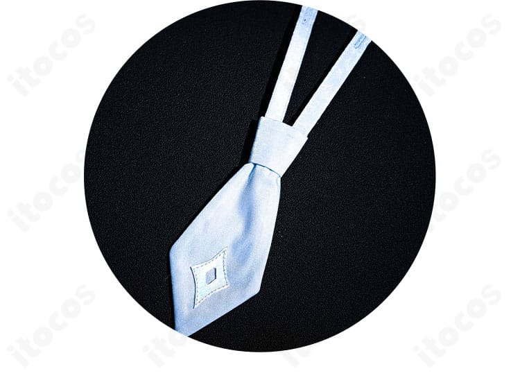 ネクタイの装飾ディテール。色味と質感が衣装全体のアクセントになる様子