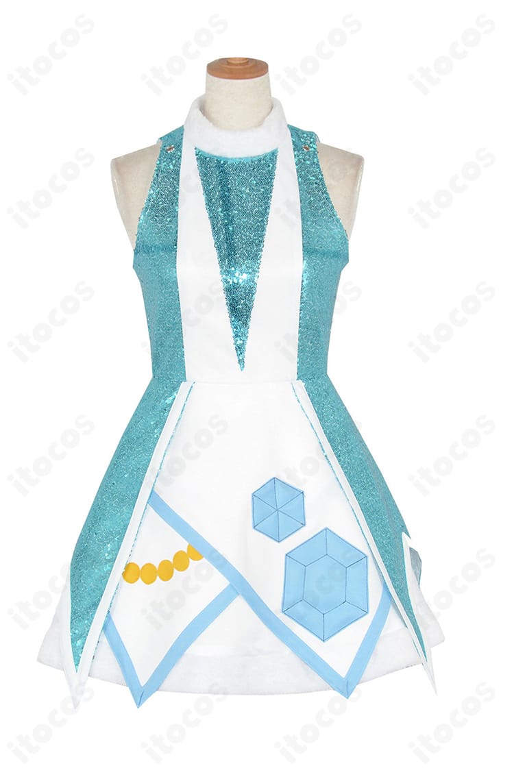 スカート装飾の全体ディテール。裾の意匠や縁取りの質感が分かる近接画像。