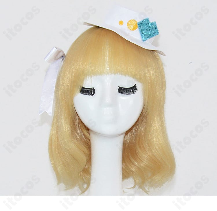 髪飾りのディテール。固定しやすい留め具構造とモチーフの仕上げが分かる近接カット。