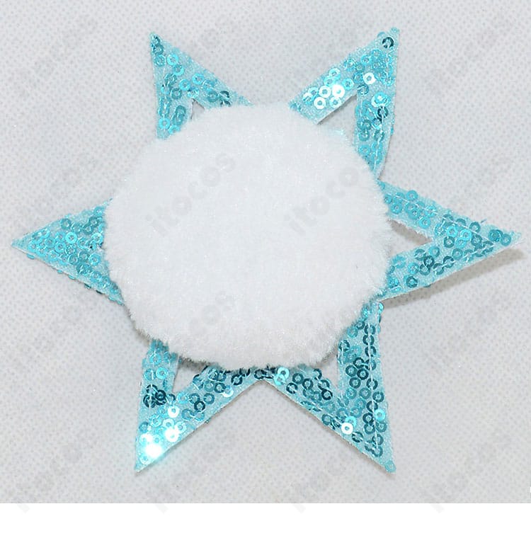 髪飾りの拡大。カラーリングと固定方法のディテール。