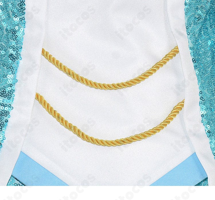 前合わせ（前立て）周辺の装飾ディテール。ボタン風飾りとステッチの見え方。