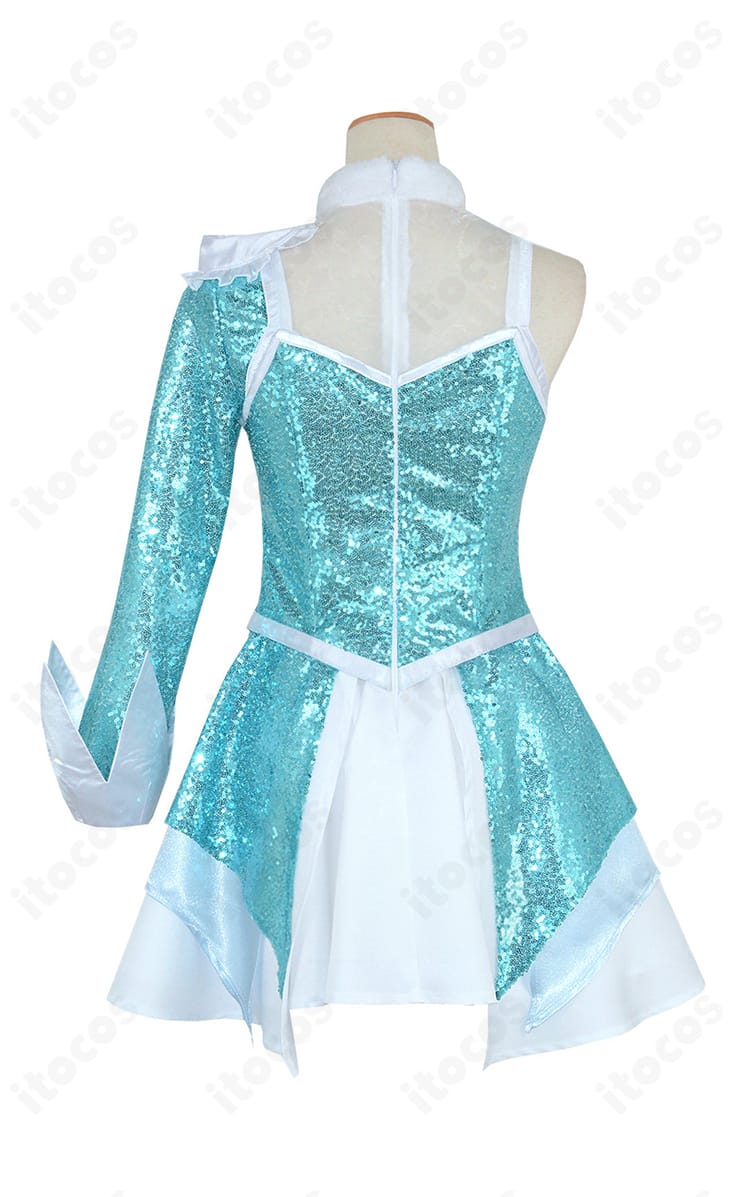 背面装飾ディテール（大きな蝶結びや腰位置のデザイン）を拡大した詳細写真