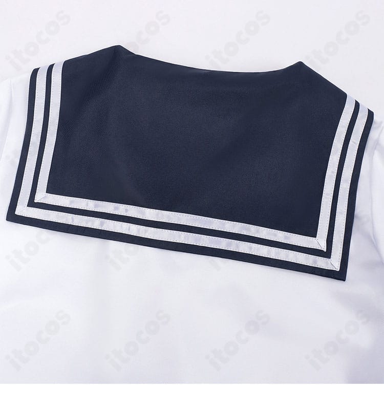 鈴木みゆ 学園制服コスプレの背面肩周り装飾ディテール