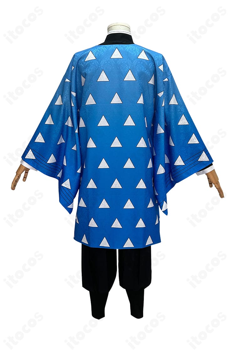 獪岳 鬼殺隊隊服コスプレの背面全景。羽織の丈感と背面ラインの落ち感を確認できる画像。