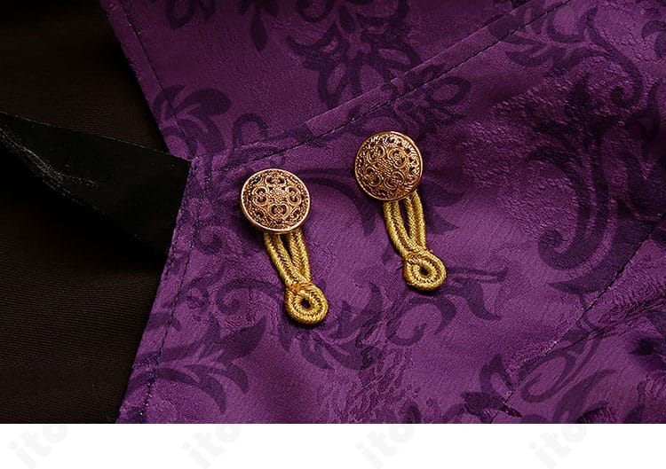 ロイヤルフラッシュ衣装 ボタン意匠と金具の質感ディテール