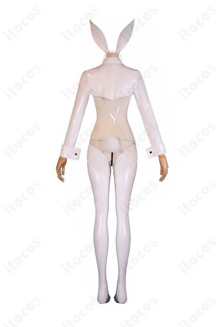 ブラン逆バニー衣装の側面シルエットとフィット感