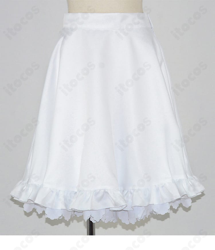 スカート装飾ディテールと裾デザインの近接写真