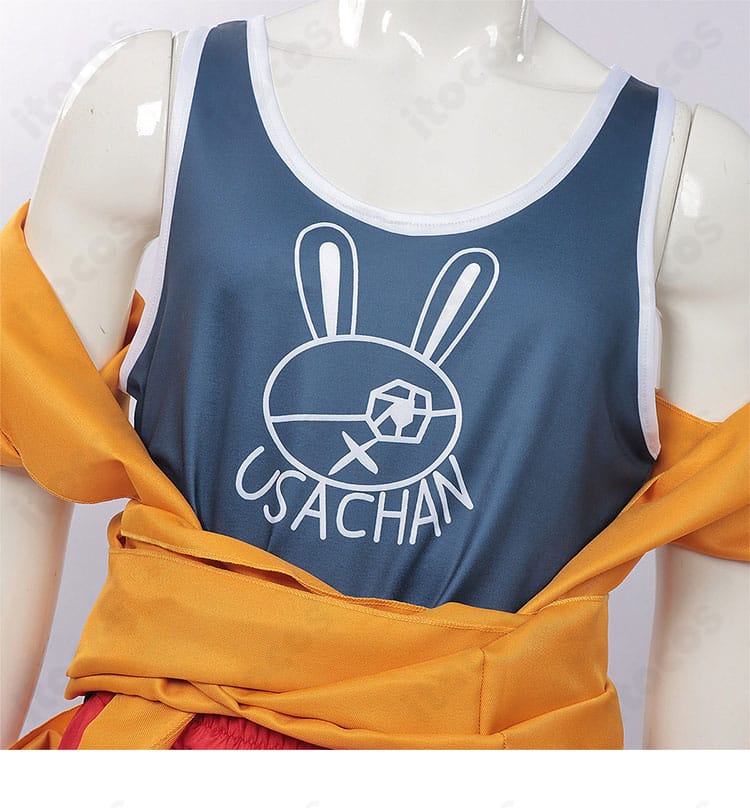 衣襟の装飾ディテール。端処理と配色切替、ステッチの整いを示す近影。