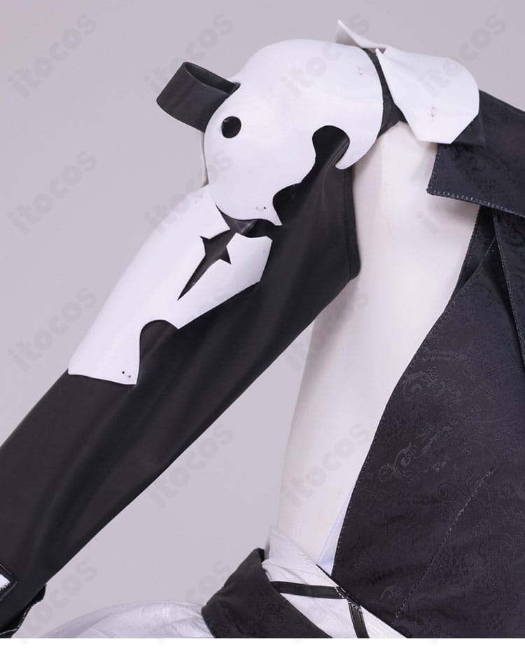 肩周りの装飾・エポレット風ディテール