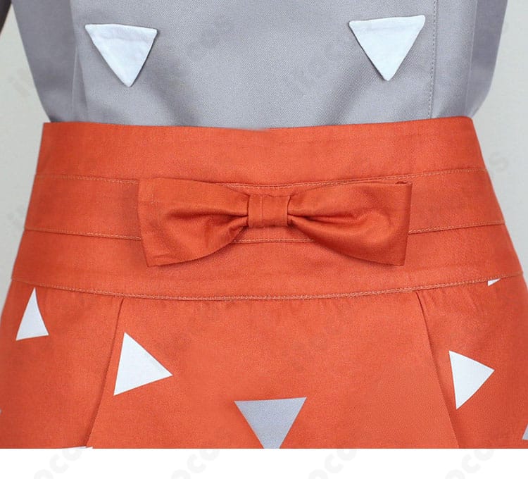 スカート上端のデザイン。ウエストベルトとプリーツの始まりを示す