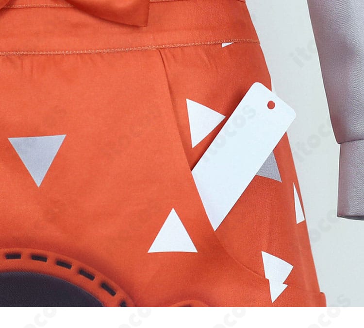 トップスのポケット周りの縫製。口布の形状と補強ステッチを確認