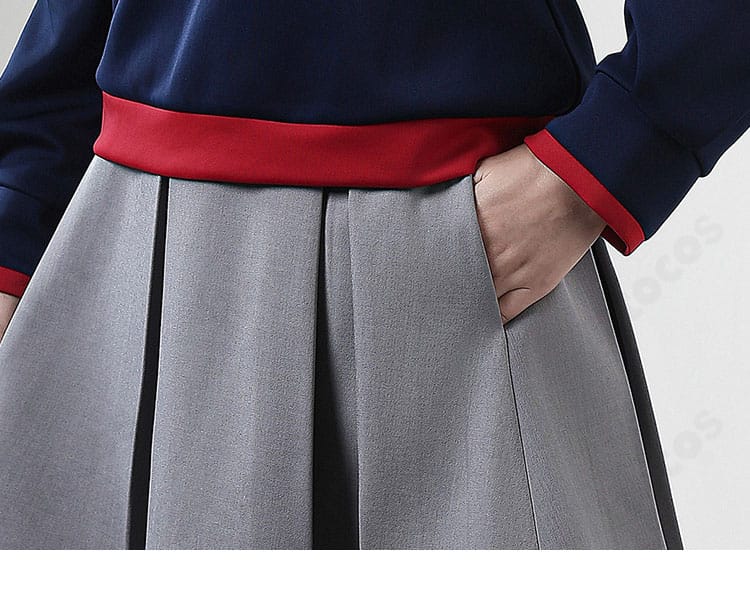 トップスのポケットと縁取りの仕上げが分かるディテール