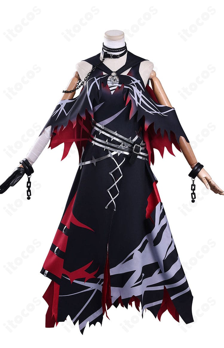 紫藤アリサ コスプレ衣装の正面全体。サテンの光沢と装飾ベルトが映えるデザイン