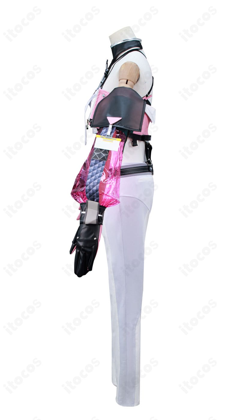 左袖の装飾ディテール。ラインテープと縫製ステッチの仕上げが分かる接写。