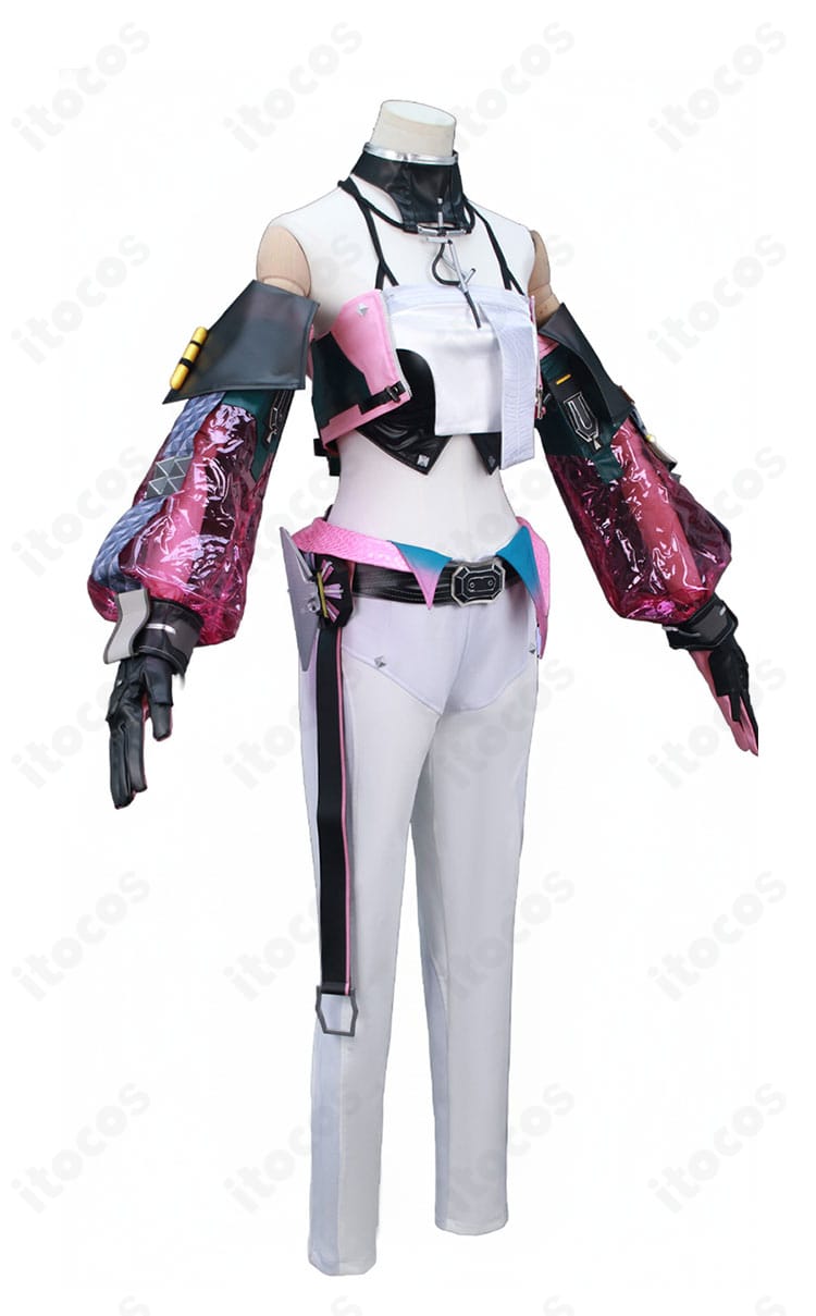 イヴォンヌ衣装の側面シルエット。袖パーツとベルトの立体感を示す角度。