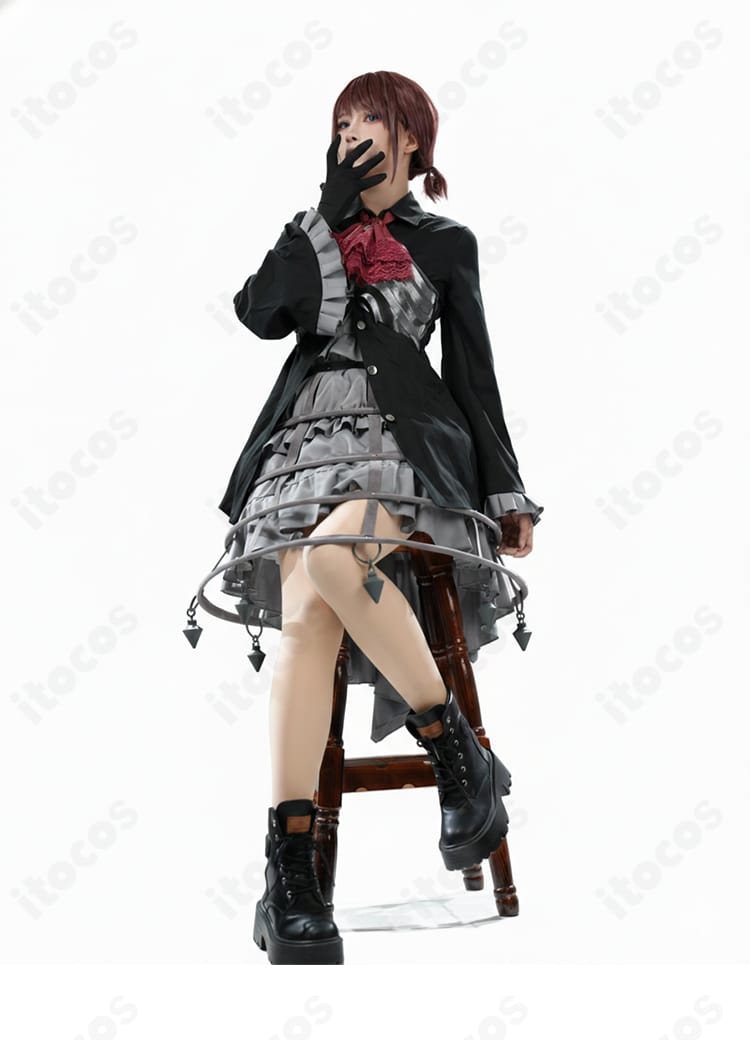 モデル着用のインナー（ワンピース）見え方。パニエによるボリューム感の確認