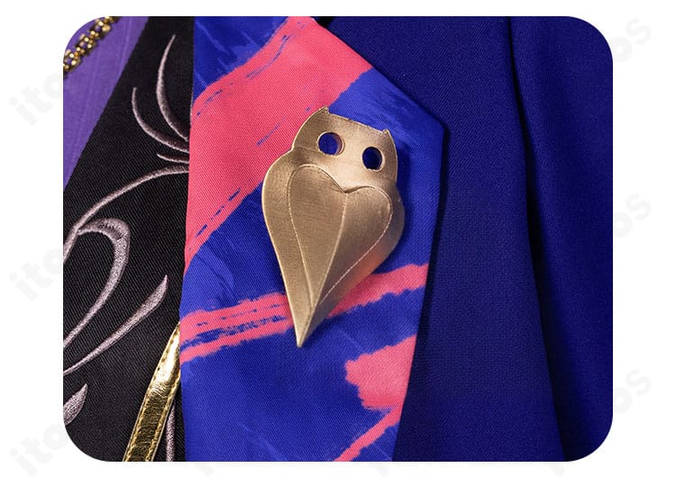 天馬司 衣装の襟元ディテール。襟の形状、ステッチ、装飾の質感を接写で表現。