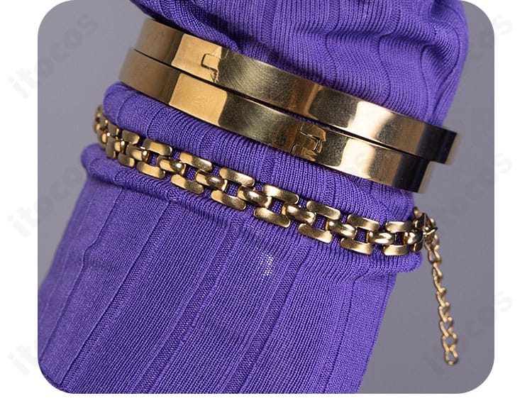 天馬司 衣装のブレスレット(腕飾り)ディテール。質感と留め具の構造を近距離で撮影。