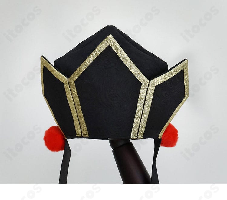 付属帽子の装飾ディテール。形状と装飾パーツ、質感を示すクローズアップ