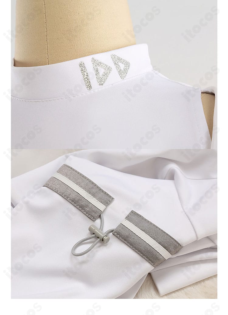 襟元とネックライン装飾のアップ