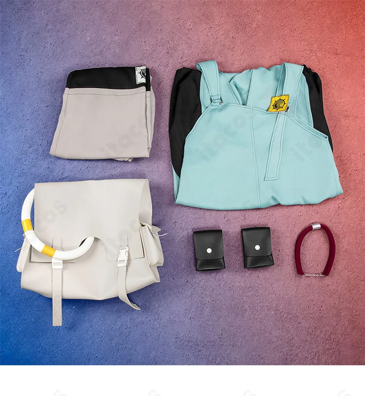 セット内容一式の平置き画像。トップス、サロペット、リュック、レッグポーチ×2、チョーカーを並べて紹介。