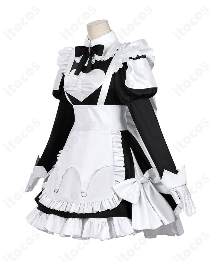 桃乃 ゴーストハウス メイド服の側面シルエットとフレア感