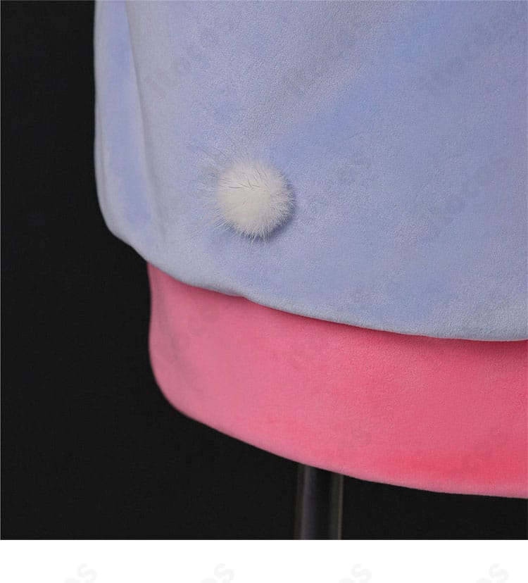 コート裾のカッティングと縫製仕上げ