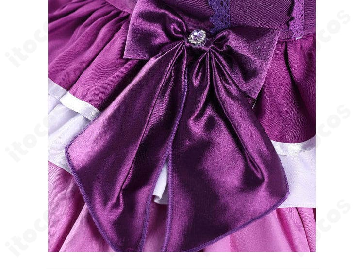 ウエストまわりの装飾配置と質感のクローズアップ