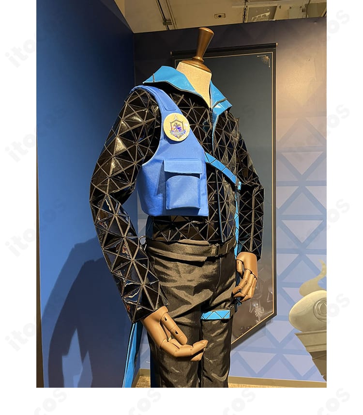 イデア・シュラウド礼装の側面装飾ディテール。サイドのトリムとレイヤー構造がわかる部分アップ