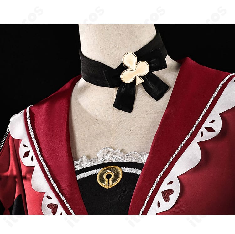 首元のリボン・ネックアクセ装飾ディテール。花火らしい意匠を近接で確認できる写真。