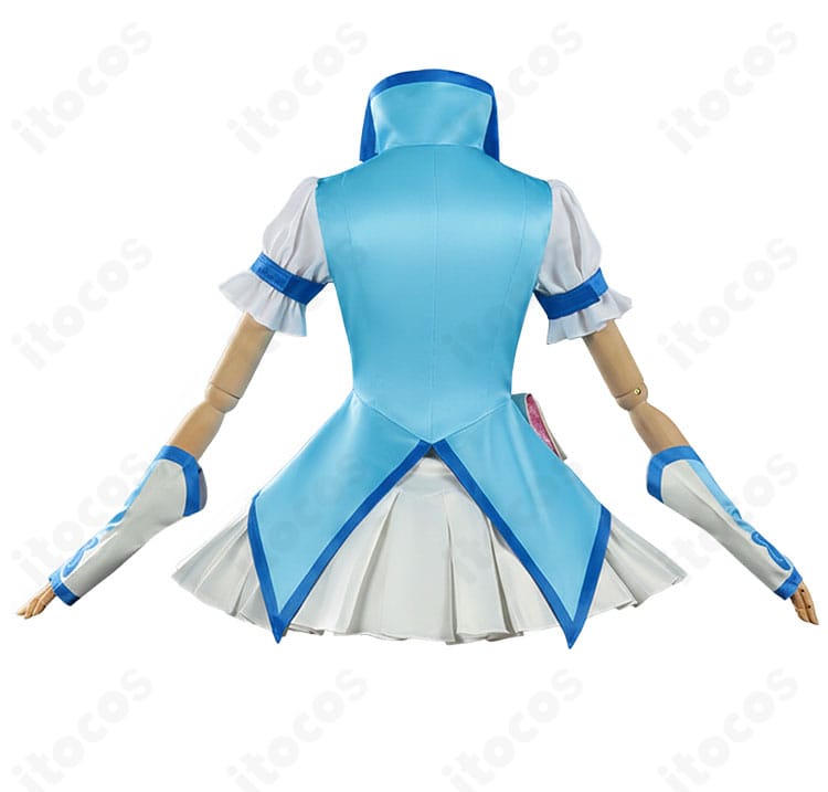 キュアアクア衣装の背面。背中から裾までのデザインとボリューム感を示す画像