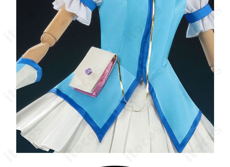 スカート裾の装飾ディテール。波のようなラインとハリ感を強調した接写