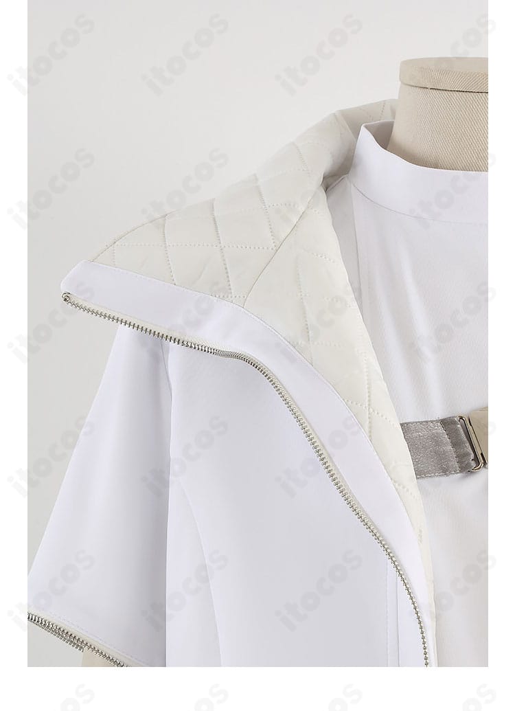 ジャケット襟の装飾・エッジ処理・カラーバランスの近接画像