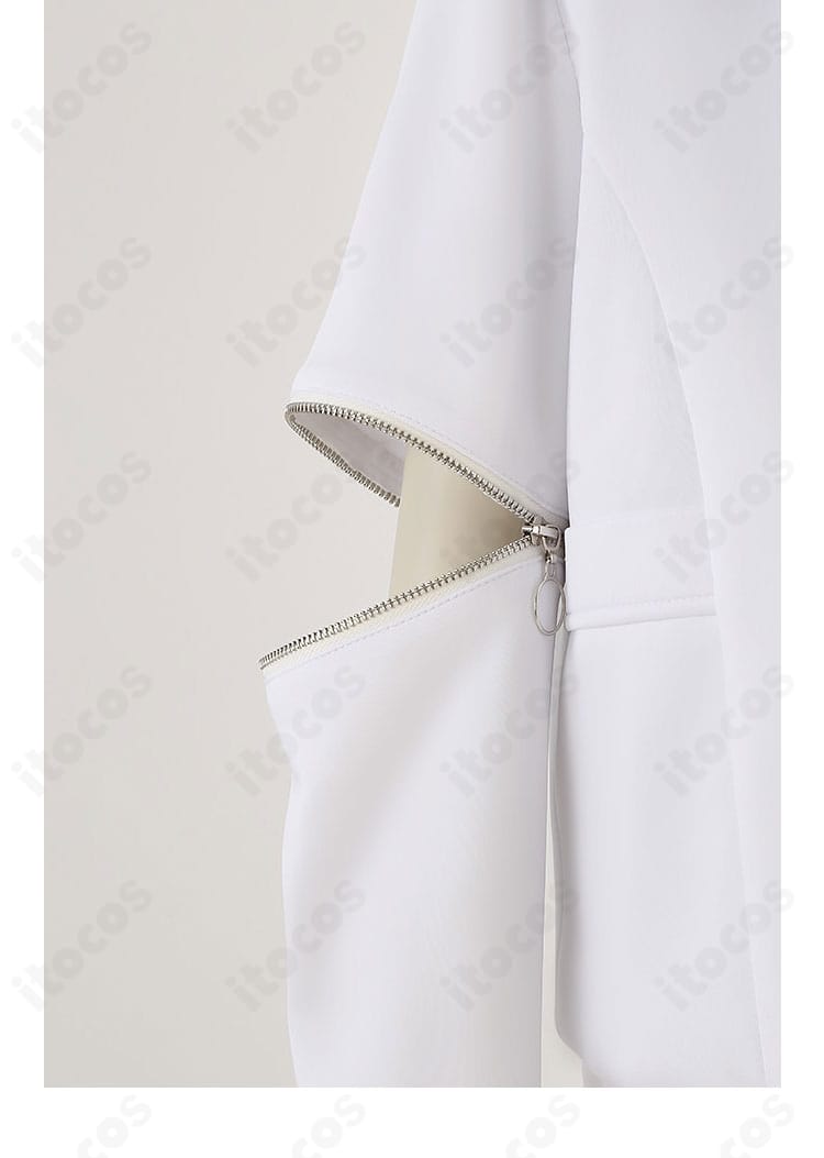 袖口の装飾・カフス周りの仕立てが分かる近接画像