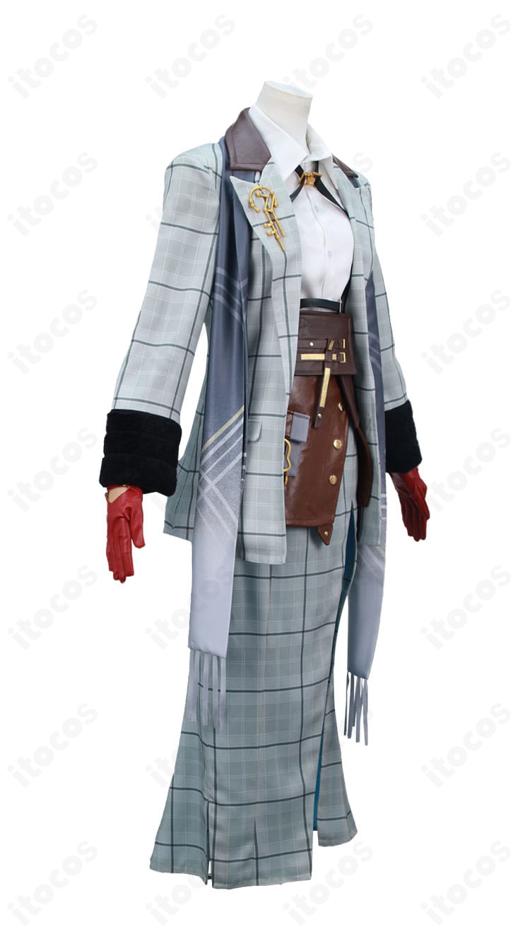 ヒルダ衣装の側面シルエット。スカートの落ち感とショルダーストラップの位置関係を確認できる。