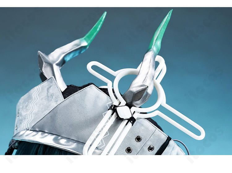 ザイヒのヘッドコスチューム詳細。バンダナと髪飾りの質感と配置を拡大。